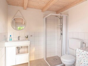 Douche, serviettes fournies