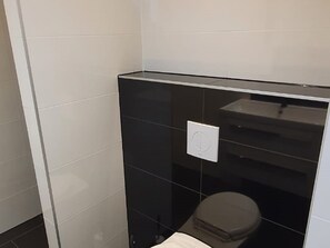 Shower - Modern Chalet With Fireplace, Near De Veluwe (Hoenderloo)