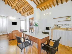 Apartment | Dining - Scenic Apartment in Ascoli Piceno with Hot Tub (Ripatransone)