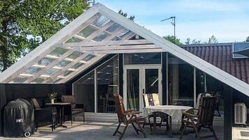 House | Outdoor dining