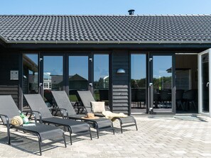 บ้านพัก | สระว่ายน้ำ | สระว่ายน้ำในร่ม, สระว่ายน้ำกลางแจ้ง