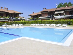 House | Pool