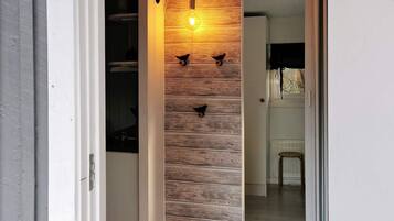1 bedroom, individually furnished