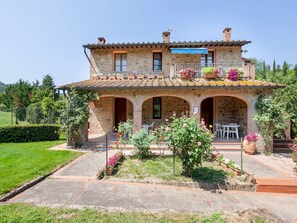 Exterior - Magnificent Apartment in Alberi - Montaione With Terrace (Montaione)