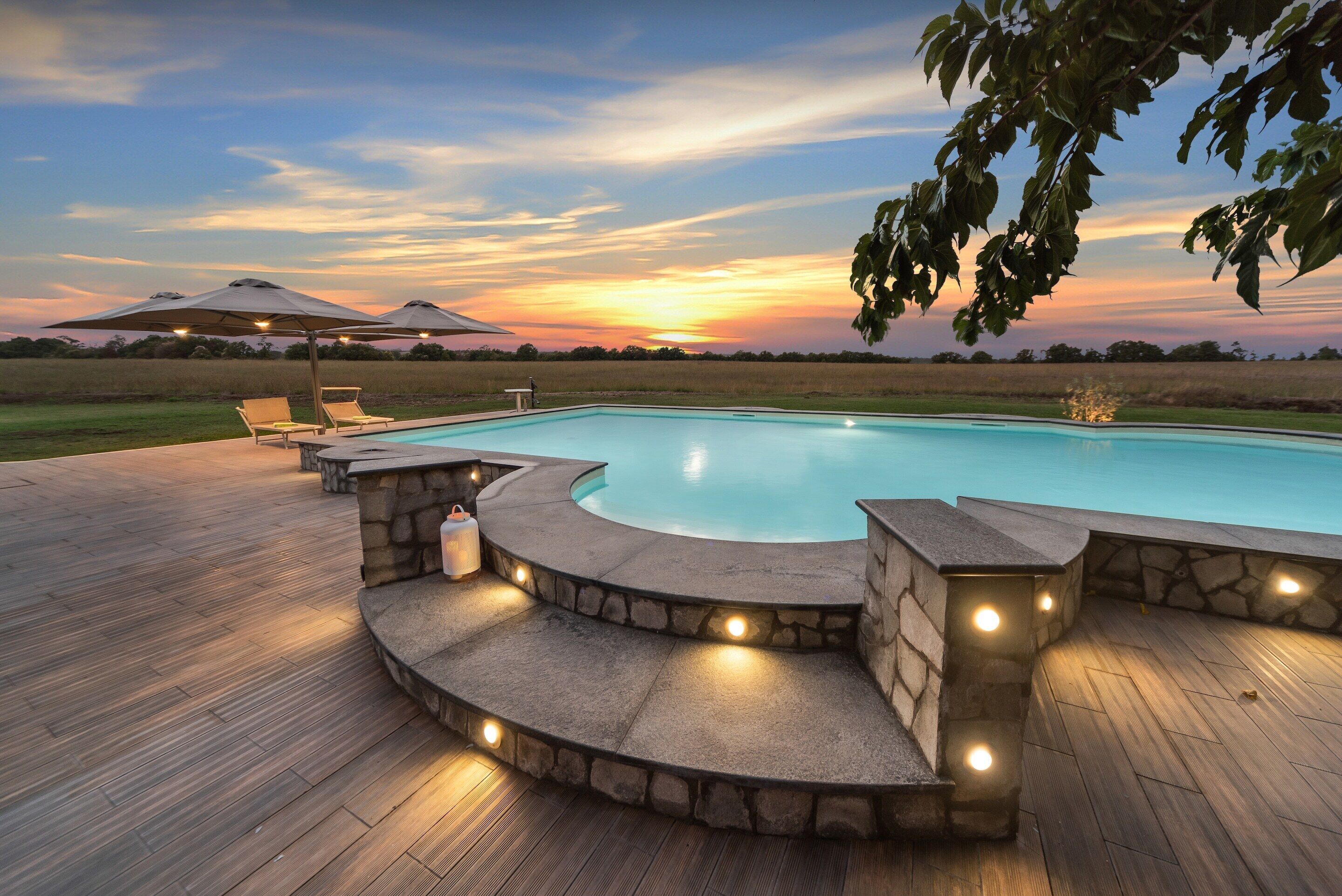 Piscine couverte, piscine extérieure