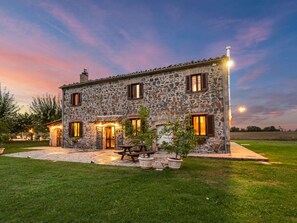 House | Exterior - Rustic Farmhouse in Lazio (Castiglione in Teverina)