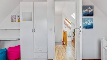 Ferienhaus | 2 Schlafzimmer, individuell eingerichtet