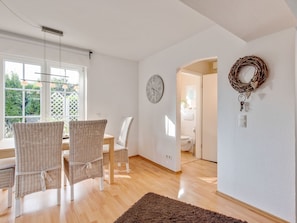 Dining - Enticing Holiday Home in Oldenburg with Garden near Sea (Oldenburg in Holstein)