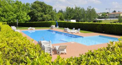 Vibrant Holiday Home in Lazise with Swimming Pool near 2 Lakes