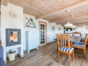 House | Dining - 6 Person Holiday Home in Fano (Fano)