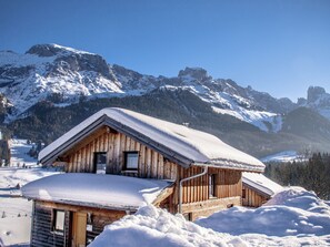 Chalet | Exterior - Chalet in Dachstein West With Shared Pool (Annaberg-Lungoetz)