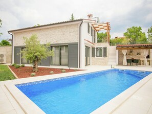 Outdoor pool, sun loungers - Luxury Villa with Private Pool & Fenced Garden with Veranda near Tinjan (Tinjan)