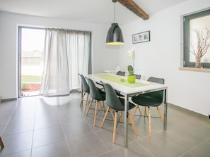 Dining - Luxury Villa with Private Pool & Fenced Garden with Veranda near Tinjan (Tinjan)