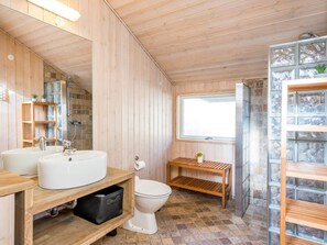 House | Bathroom - 6 Person Holiday Home in Norre Nebel (Norre Nebel)