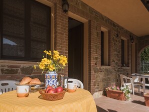 Balcony - Enchanting Apartment in Alberi - Montaione With Terrace (Montaione)