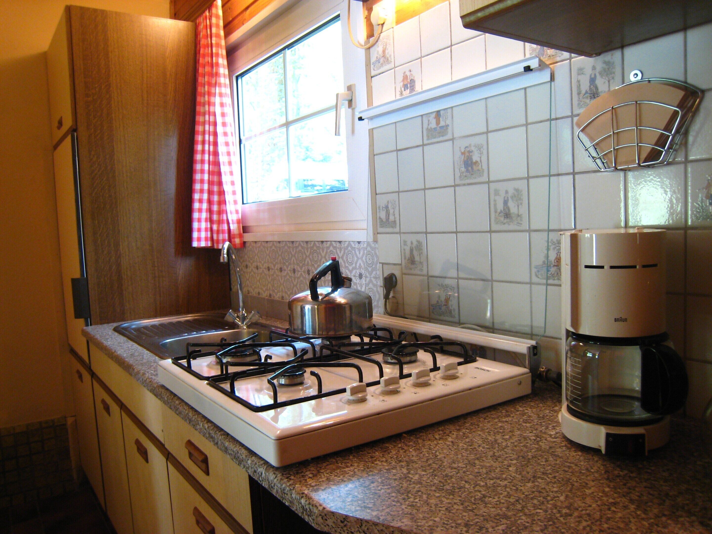 Mesin pencuci piring