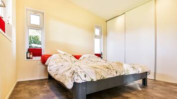 Rumah | 1 kamar tidur dan dilengkapi dengan perabotan berbeda-beda