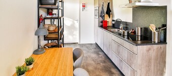 Fantastic Modern Vacation Home With Views