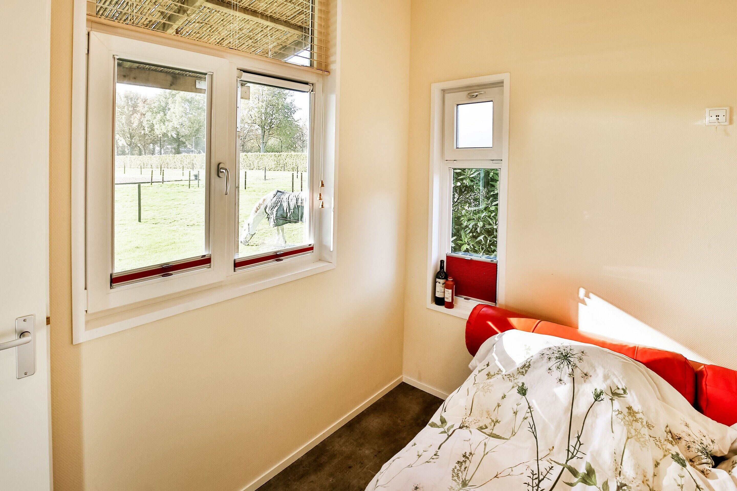 House | 1 bedroom, individually furnished, bed sheets