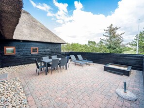 House | Outdoor dining - 6 Person Holiday Home in Blavand (Blavand)
