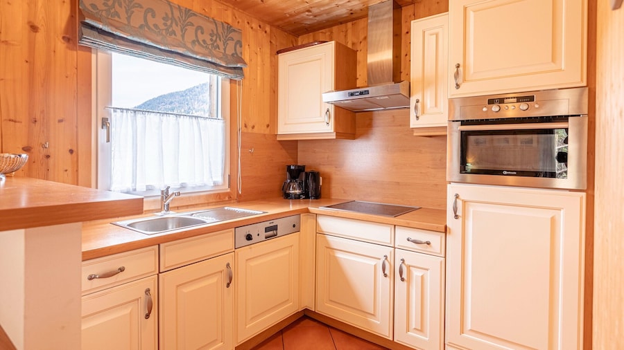 Chalet in Dachstein West With Shared Pool