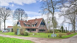 Exterior - Charming Holiday Home in Eibergen Near Forest (Eibergen)