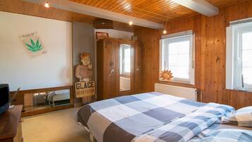 House | 3 bedrooms, individually furnished