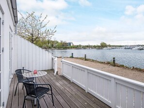 Maison | Vue sur lâeau