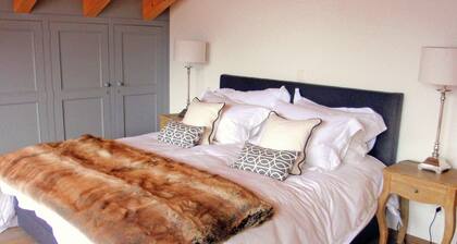 Lavish Holiday Home in Heremence With Balcony