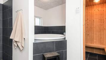 House | Spa treatment