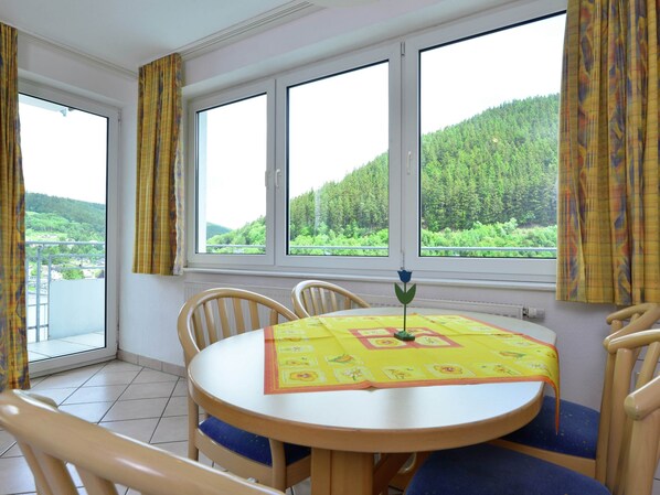 Apartment | Dining