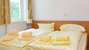 Apartemen | 2 kamar tidur dan dilengkapi dengan perabotan berbeda-beda