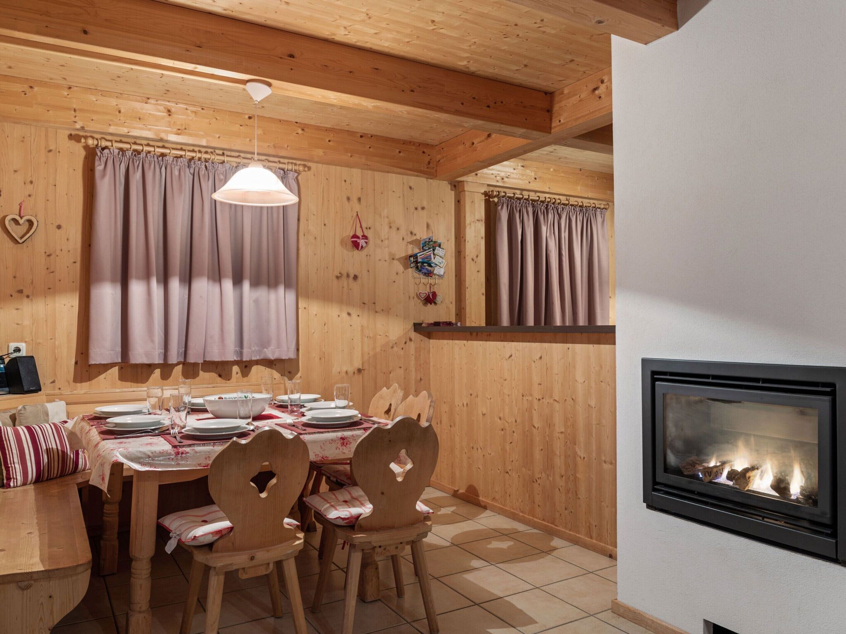 Chalet | Dining