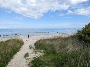 House | Beach - 4 Person Holiday Home in Laeso (Læsø)