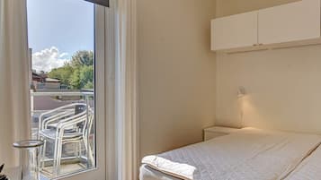 Apartment | 2 bedrooms, cribs/infant beds