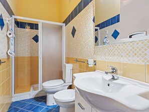 Bathroom - Lovely Holiday Home in Noto With Roof Terrace (Noto)
