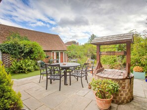 Balcony - Vintage Holiday Home in Horsmonden With Garden, Balcony (Tonbridge)