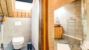 Shower, towels - Countryside Apartment in La Roche-en-ardenne With Terrace (La Roche-en-Ardenne)