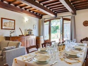 Dining - Farmhouse in Tuscany With Pool & Vineyard View (Montespertoli)