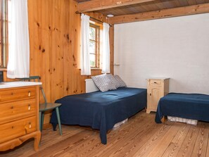 1 bedroom, cribs/infant beds