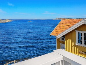 House | Water view - 6 Person Holiday Home in Gullholmen (Gullholmen)