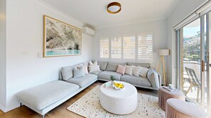 TV - Coogee by the Coast (Coogee)