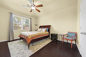 5 habitaciones, escritorio, tabla de planchar con plancha y wifi gratis 