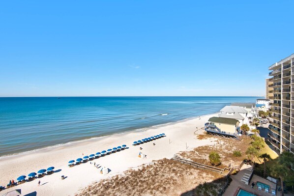 Am Strand, Motorbootfahrt