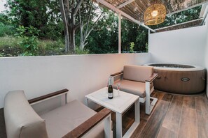Suite | Private Jacuzzi | Terrazza/patio