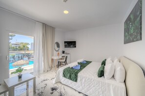 Decoración personalizada, muebles diferentes y escritorio 