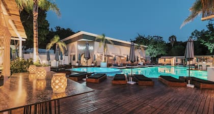 Bamboo Suites Adults Only