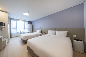 Down duvets, in-room safe, individually decorated - Surestay Plus by Best Western Asan (Asan)