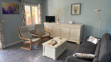 Télévision, table de tennis de table