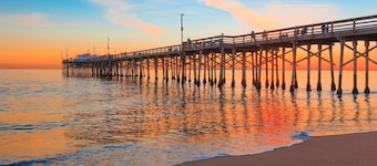 Rare single family beach house w/gated front yard, 4 bed/2 bath, walk to beaches, parking